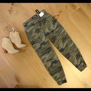Express camo ankle NWT size 00